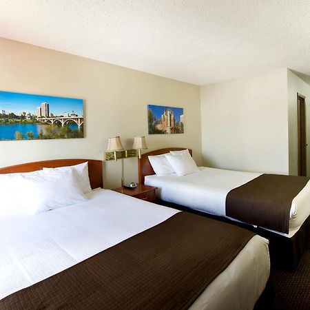 Riviera Motor Inn サスカトゥーン エクステリア 写真