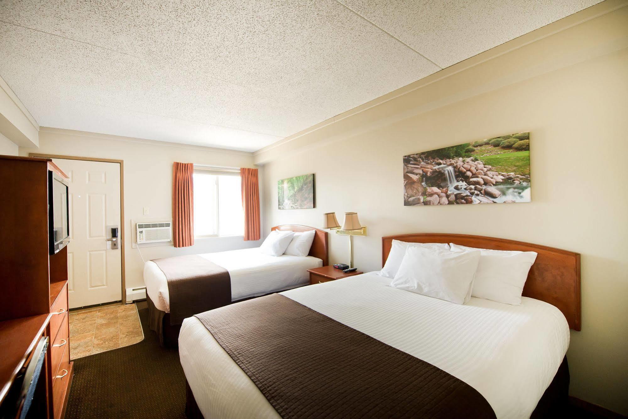 Riviera Motor Inn サスカトゥーン エクステリア 写真